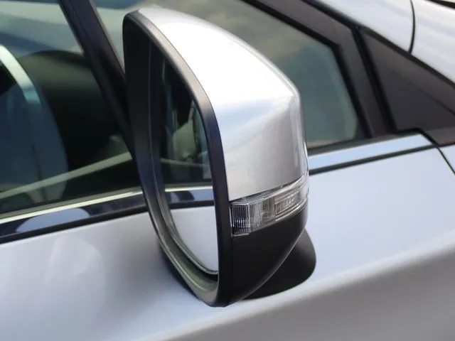 SUBARU XV ハイブリッド(スバル)の車両写真
