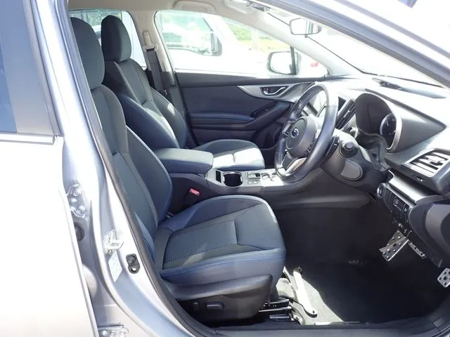 SUBARU XV ハイブリッド(スバル)の車両写真