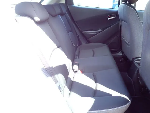 ＭＡＺＤＡ２（マツダ）の車両写真