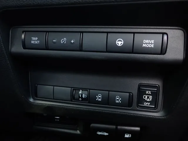 セレナ(ニッサン)の車両写真
