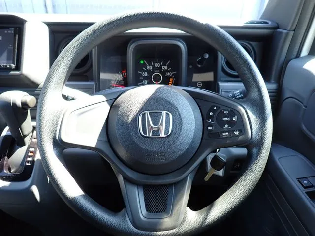N-VAN(ホンダ)の車両写真