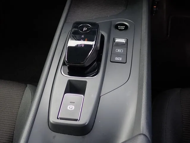 ノート(ニッサン)の車両写真