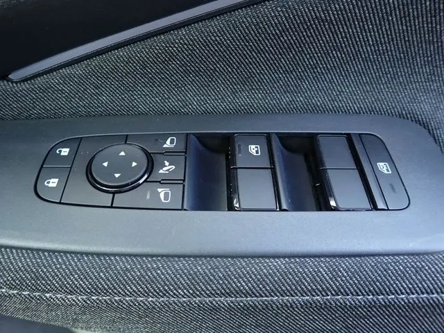 オーラ(ニッサン)の車両写真