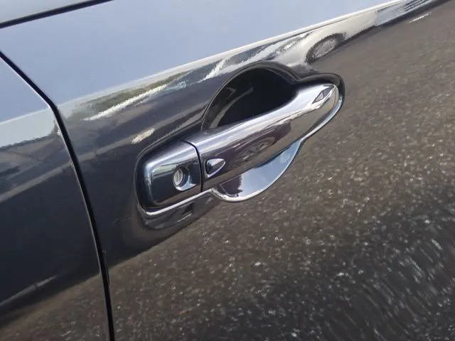 オーラ(ニッサン)の車両写真