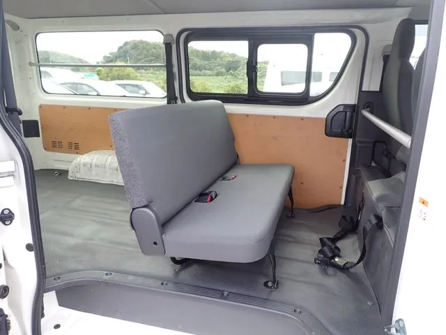 ハイエースバン 4WD(トヨタ)の車両写真
