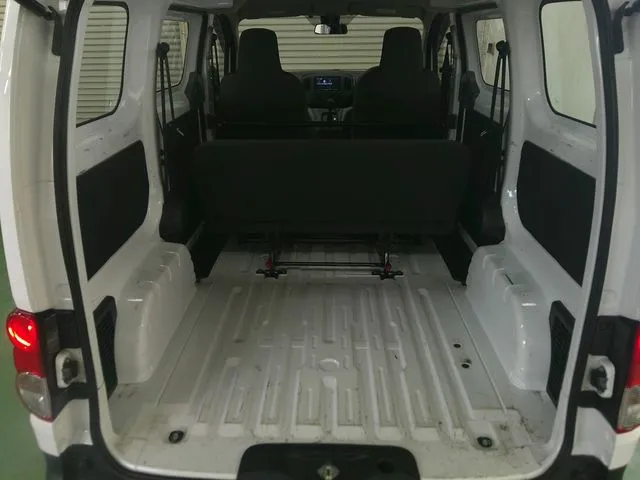 NV200バネットバン 4WD(ニッサン)の車両写真
