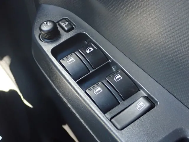 ミラ イース(ダイハツ)の車両写真