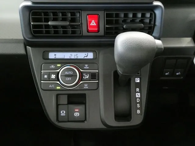 タント(ダイハツ)の車両写真