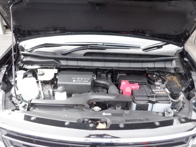 セレナ(ニッサン)の車両写真