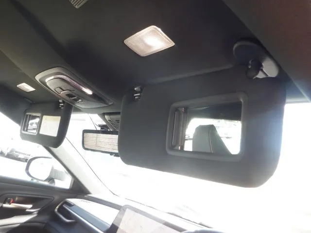 クラウン クロスオーバー(トヨタ)の車両写真
