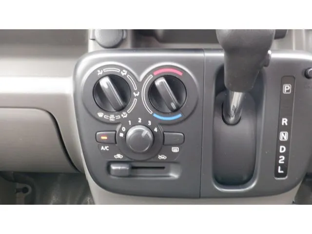 エブリイバン（スズキ）の車両写真