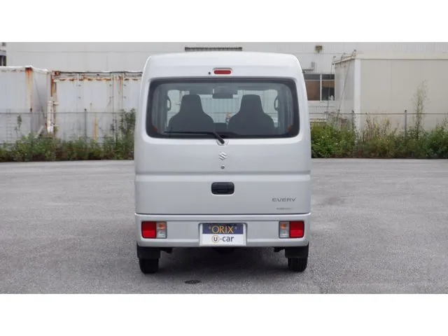 エブリイバン（スズキ）の車両写真