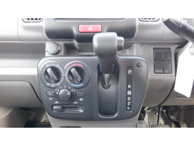 エブリイバン（スズキ）の車両写真