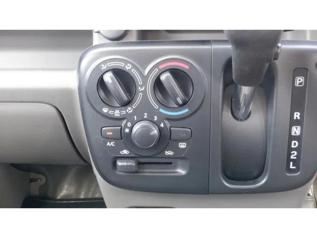 エブリイバン（スズキ）の車両写真