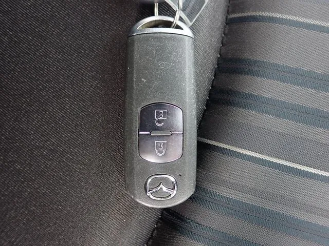 ＭＡＺＤＡ２（マツダ）の車両写真