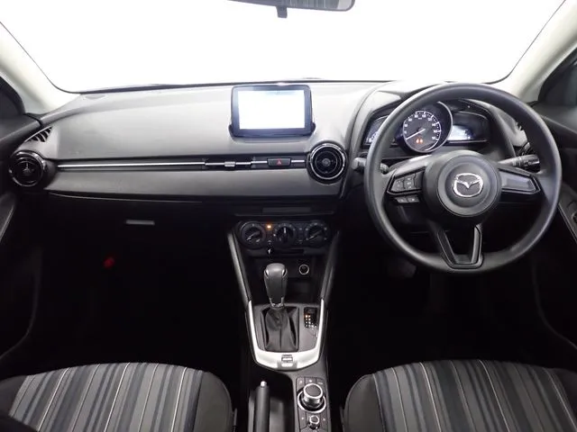 ＭＡＺＤＡ２（マツダ）の車両写真