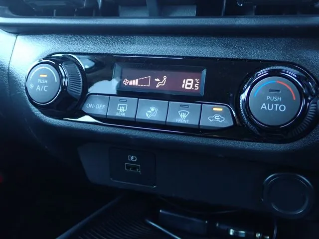 ノート(ニッサン)の車両写真