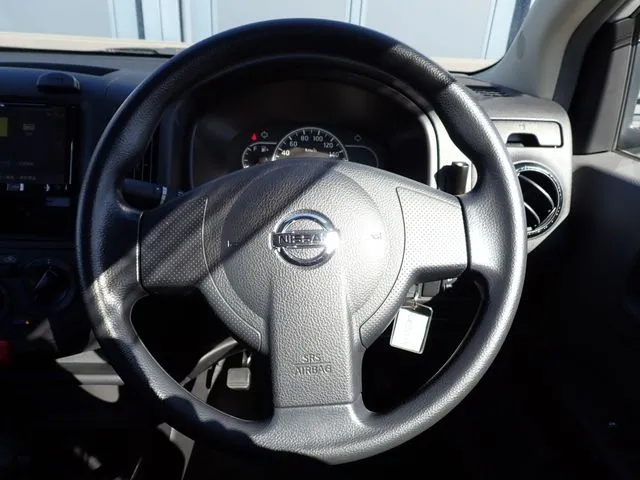 NV150 AD 2WD(ニッサン)の車両写真
