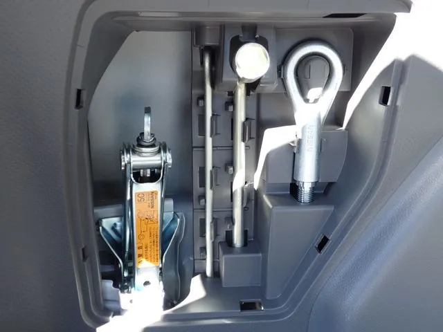 NV150 AD 2WD(ニッサン)の車両写真