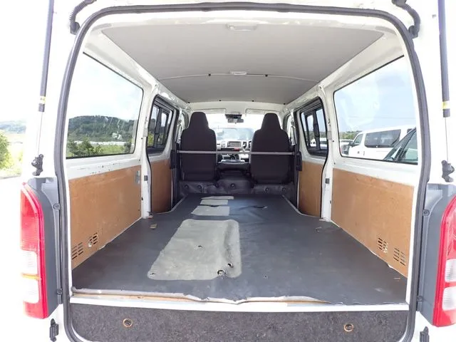 ハイエースバン 2WD(トヨタ)の車両写真