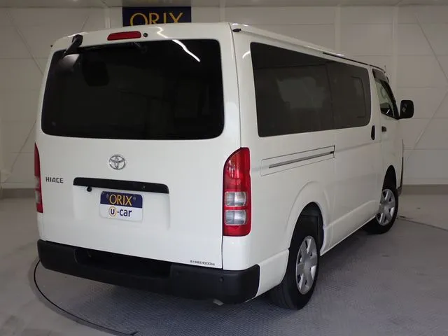 ハイエースバン 2WD(トヨタ)の車両写真