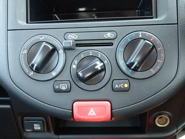 NV150 AD 2WD(ニッサン)の車両写真