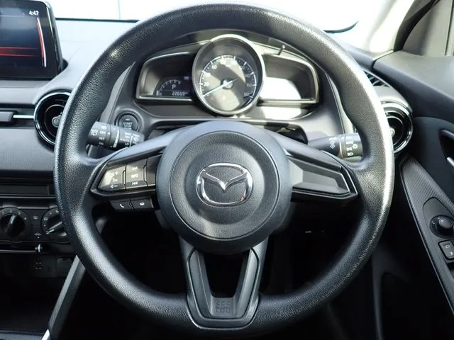 MAZDA2(マツダ)の車両写真