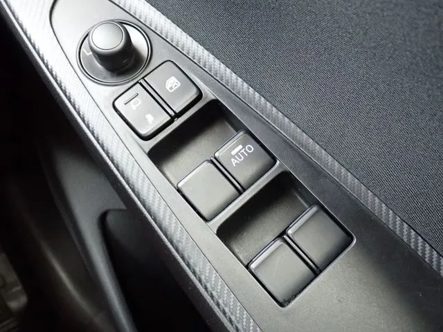 MAZDA2(マツダ)の車両写真