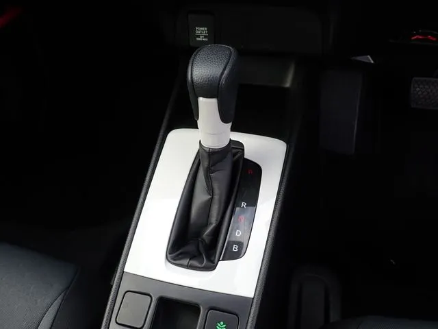 フィット　ｅ：ＨＥＶ（ホンダ）の車両写真