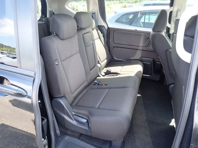 フリード（ホンダ）の車両写真