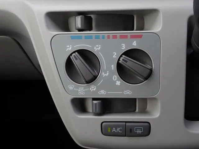 ミラ イース(ダイハツ)の車両写真