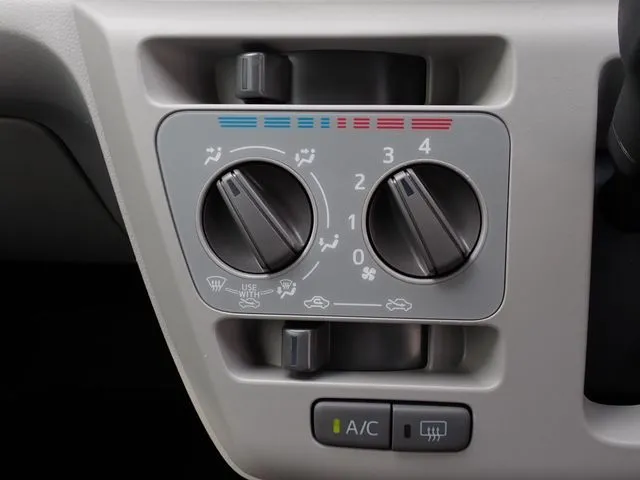 ミラ イース(ダイハツ)の車両写真