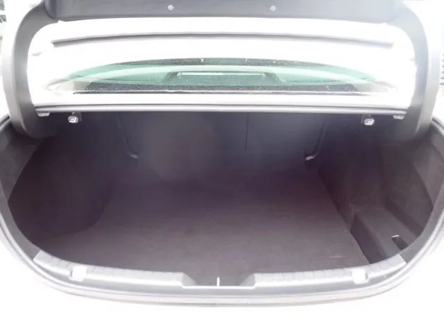MAZDA3 セダン(マツダ)の車両写真