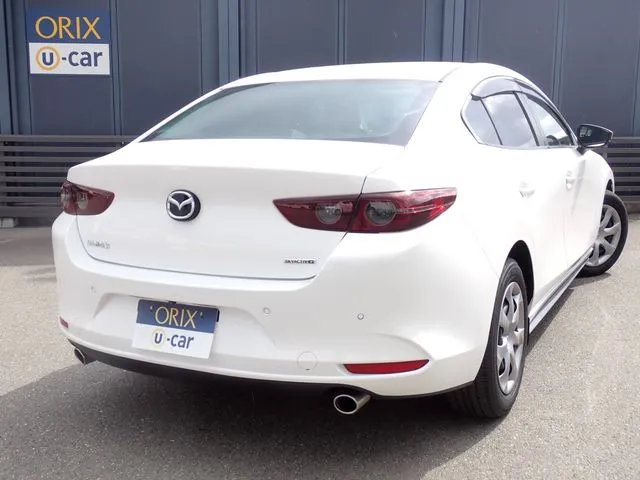 MAZDA3 セダン(マツダ)の車両写真
