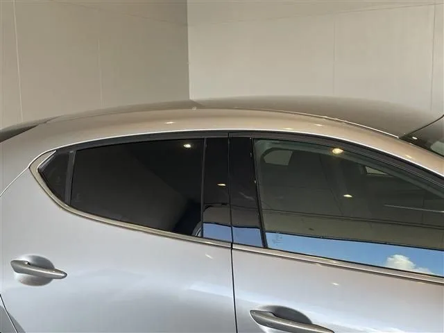 ＭＡＺＤＡ３　ファストバック（マツダ）の車両写真