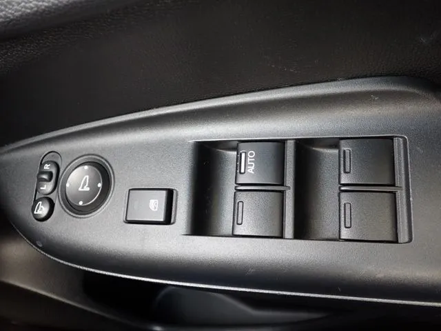 シャトル ハイブリッド(ホンダ)の車両写真