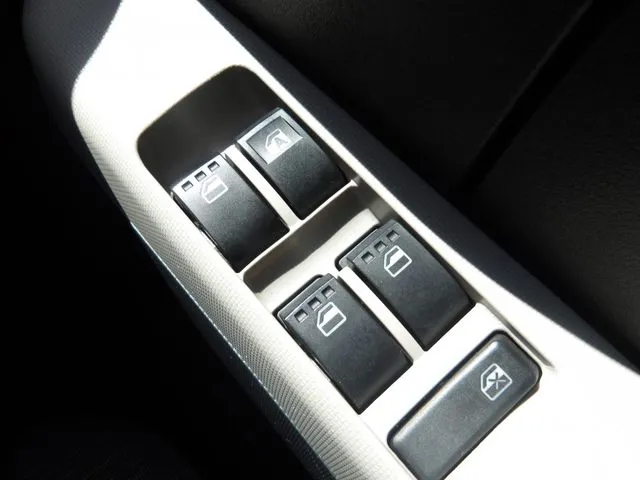 ミラ　トコット（ダイハツ）の車両写真
