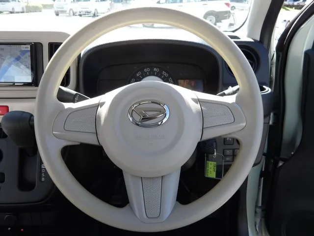 ミラ　トコット（ダイハツ）の車両写真
