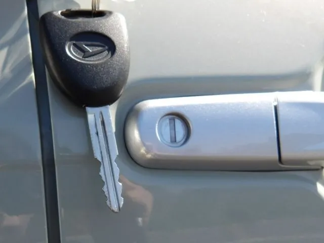 ミラ　トコット（ダイハツ）の車両写真