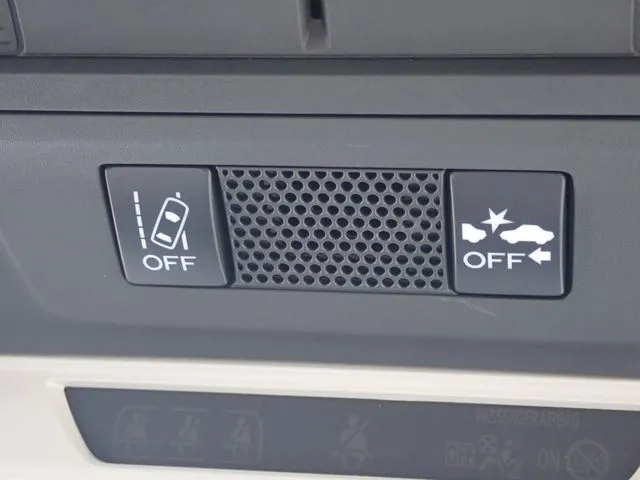 ＳＵＢＡＲＵ　ＸＶ　ハイブリッド（スバル）の車両写真