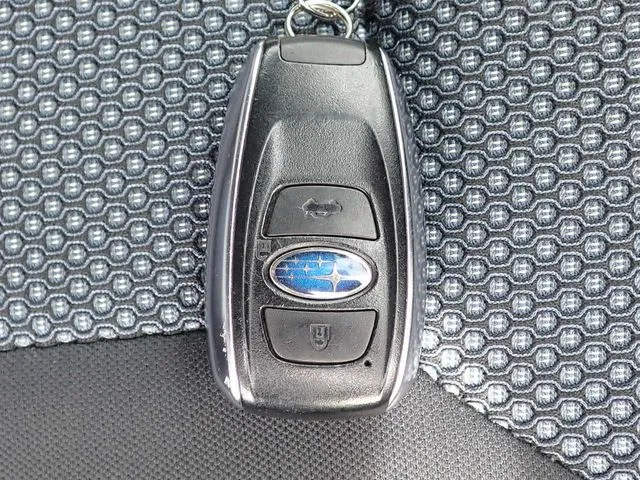 ＳＵＢＡＲＵ　ＸＶ　ハイブリッド（スバル）の車両写真