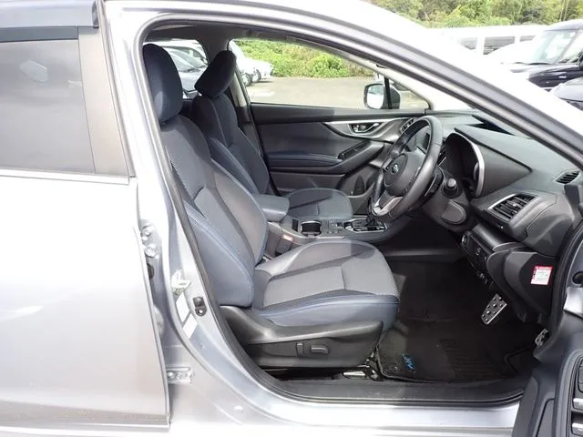 ＳＵＢＡＲＵ　ＸＶ　ハイブリッド（スバル）の車両写真