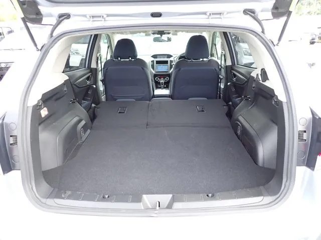 ＳＵＢＡＲＵ　ＸＶ　ハイブリッド（スバル）の車両写真