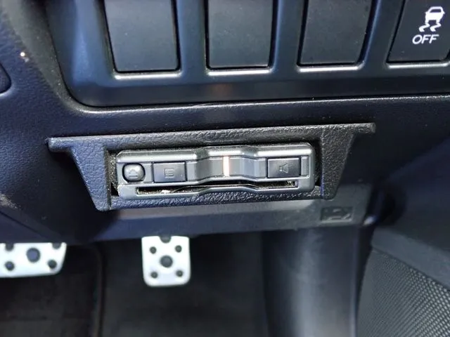 ＳＵＢＡＲＵ　ＸＶ　ハイブリッド（スバル）の車両写真