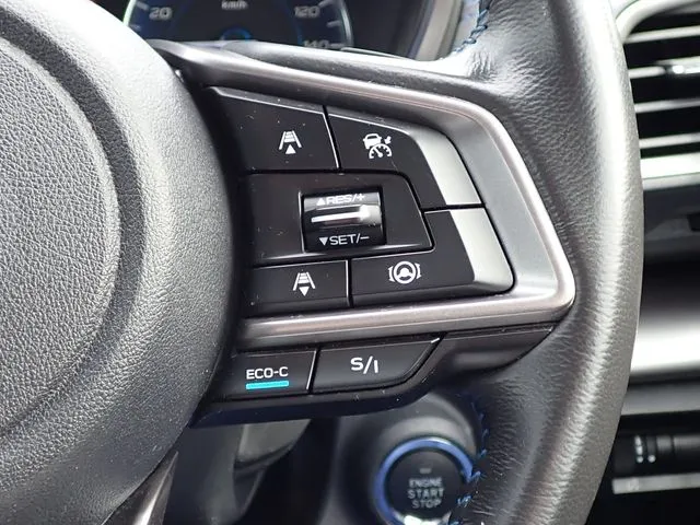 ＳＵＢＡＲＵ　ＸＶ　ハイブリッド（スバル）の車両写真