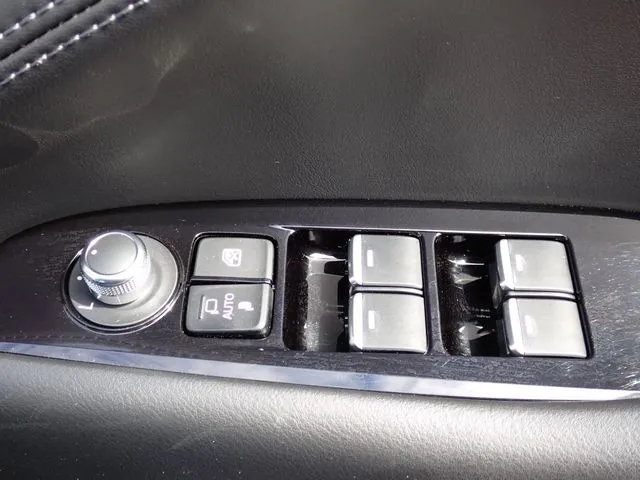 マツダ　ＭＡＺＤＡ６　セダン