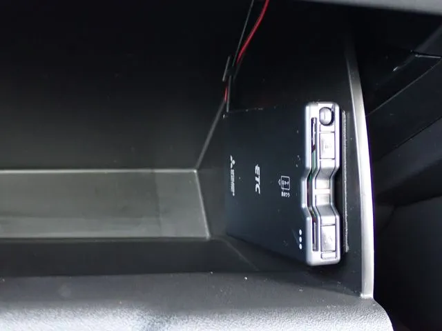 マツダ　ＭＡＺＤＡ６　セダン
