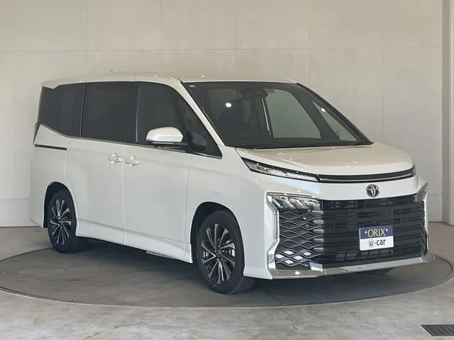 トヨタ　ヴォクシー　ハイブリッド