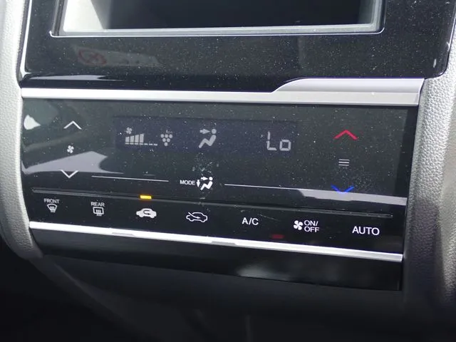 フィット ハイブリッド(ホンダ)の車両写真