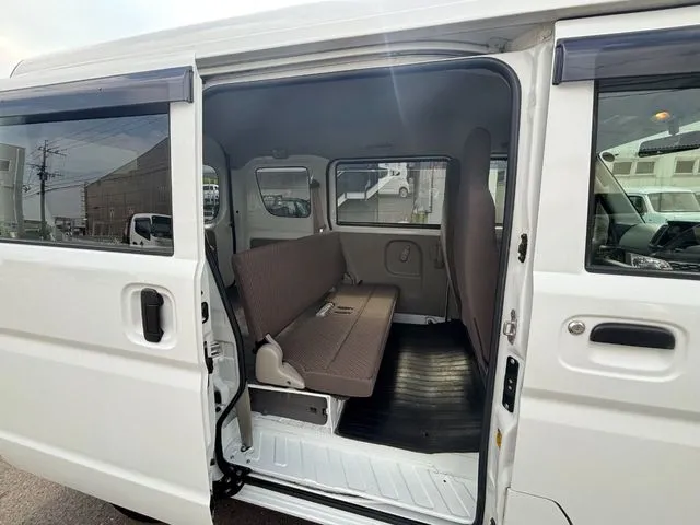 エブリイバン（スズキ）の車両写真